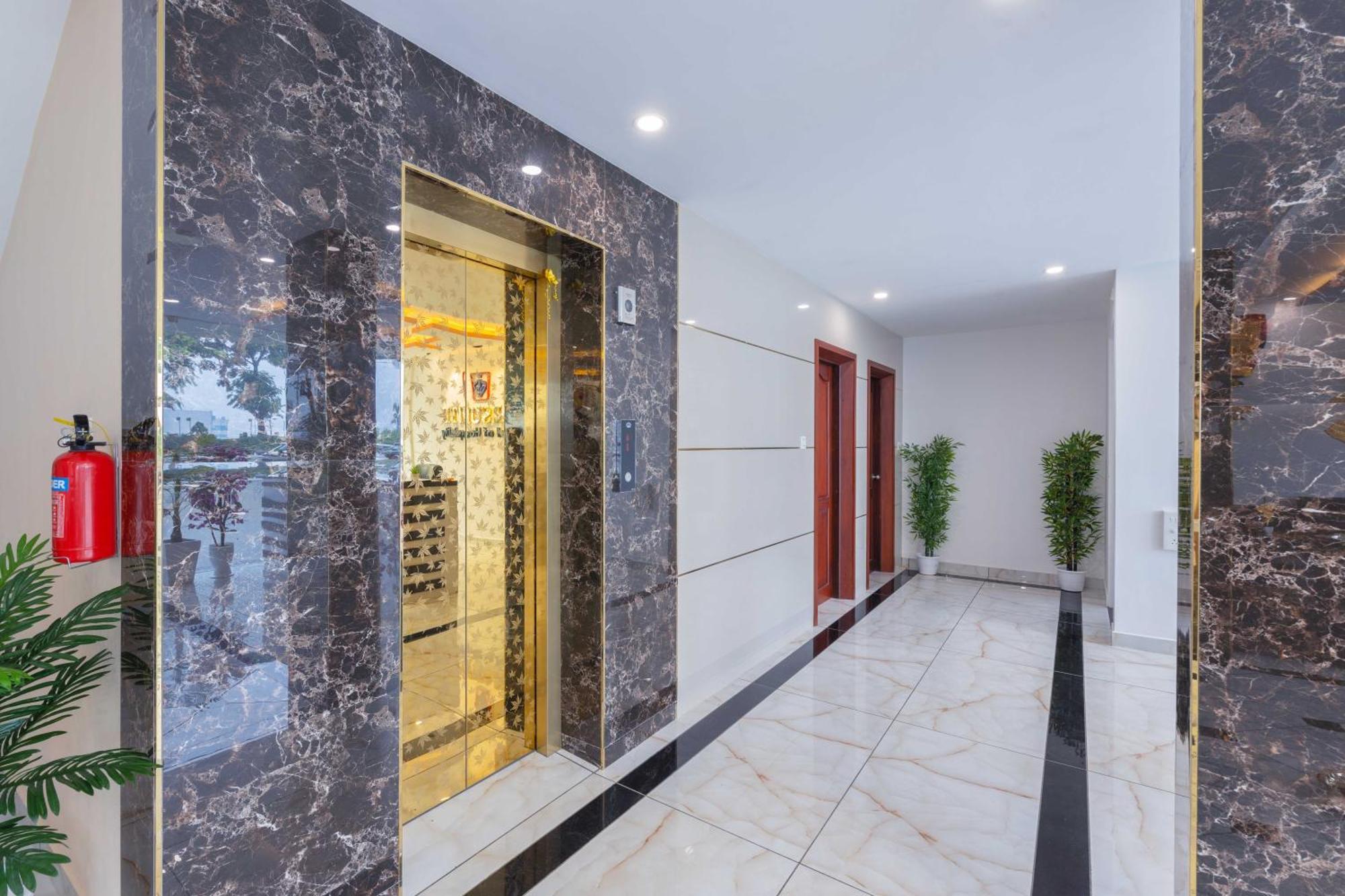 Treebo Airsuite Airport Hotel Kochi Exterior photo