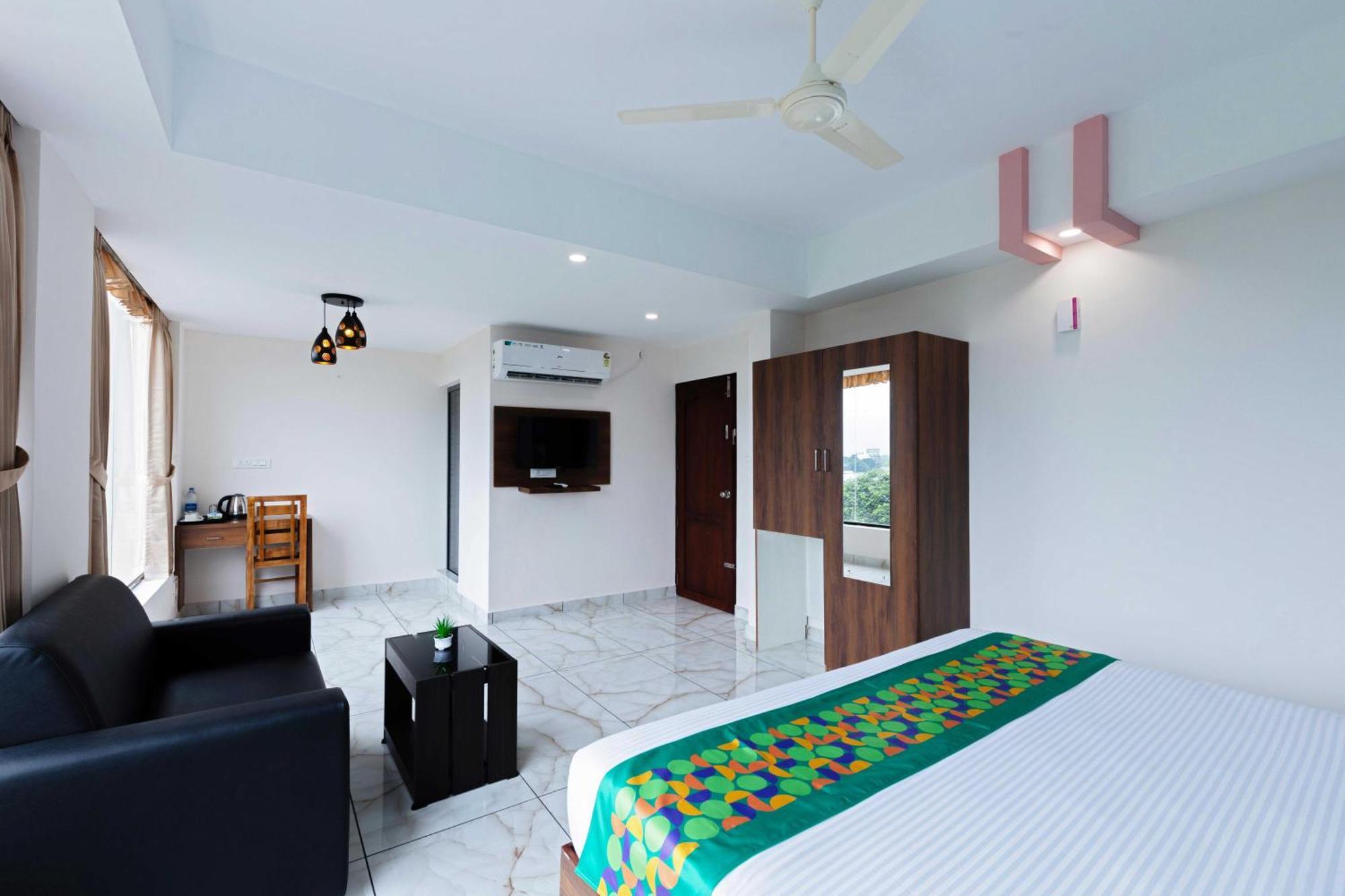 Treebo Airsuite Airport Hotel Kochi Exterior photo